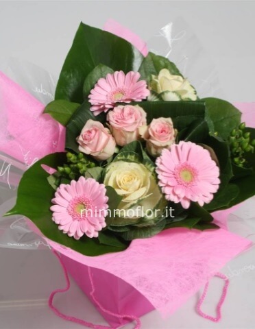 bouquet di fiori misti in borsetta